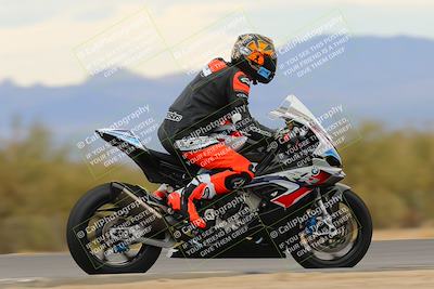 media/Jan-14-2023-SoCal Trackdays (Sat) [[497694156f]]/Turn 9 Set 2 (1130am)/